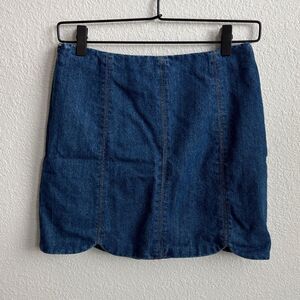 LULUS Dark Denim Mini Skirt with Scalloped Hem sz Small